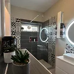Zebikucko Vendeghaz Case de vacanță