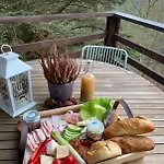Zebikucko Vendeghaz Zebegény