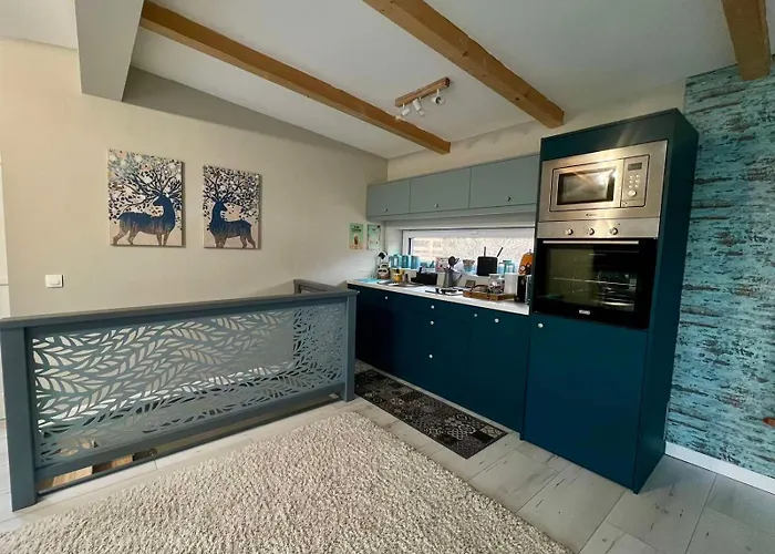 Zebikucko Vendeghaz *