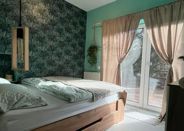 Zebikucko Vendeghaz *