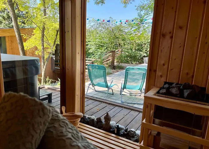 Zebikucko Vendeghaz *