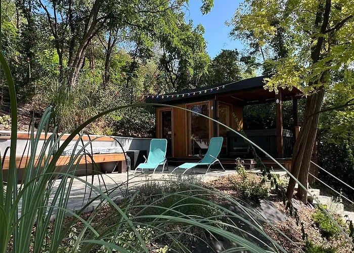 펜션 Zebikucko Vendeghaz *